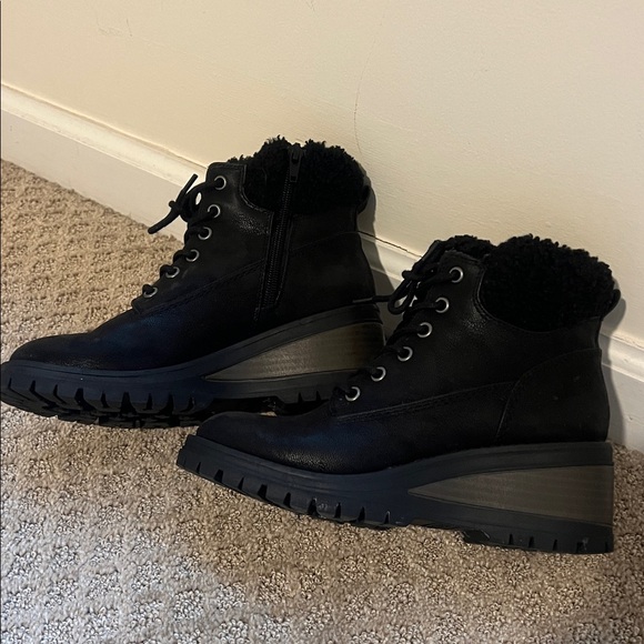 Women's Black Ankle Boots - Picture 2 of 5